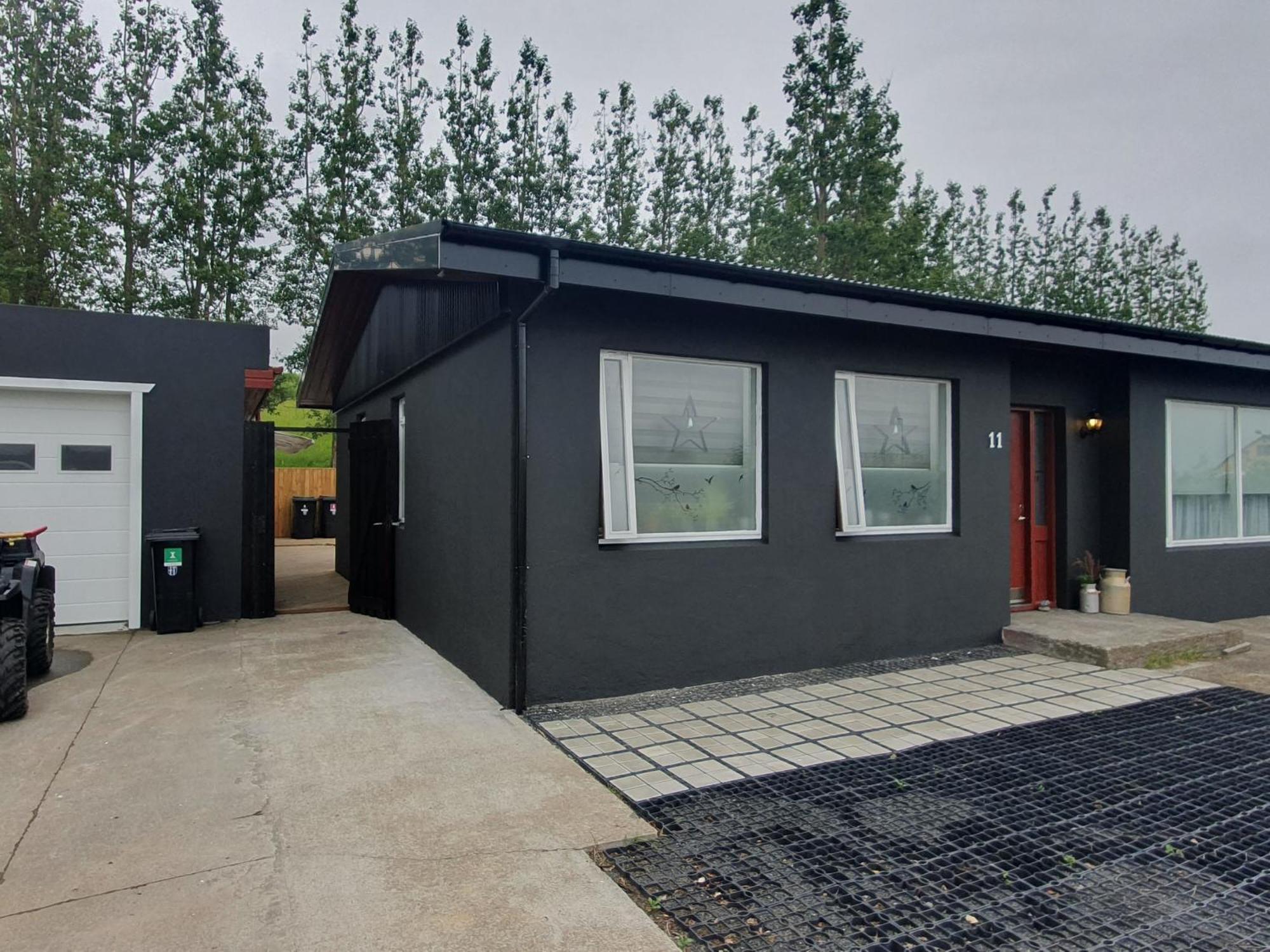 Laekjarbakki 11 Apartment Вармахлид Екстериор снимка